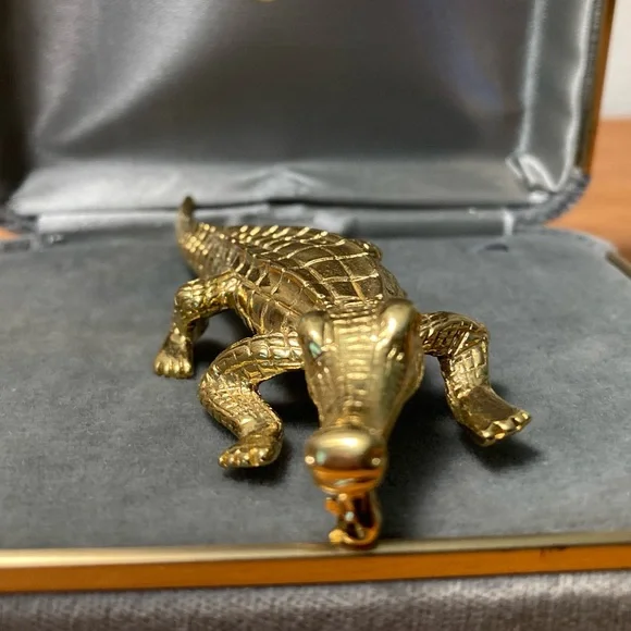 Gator 🐊 VINTAGE Figurine Brooch Pin Trifari University of Florida alliga… - Picture 6 of 8